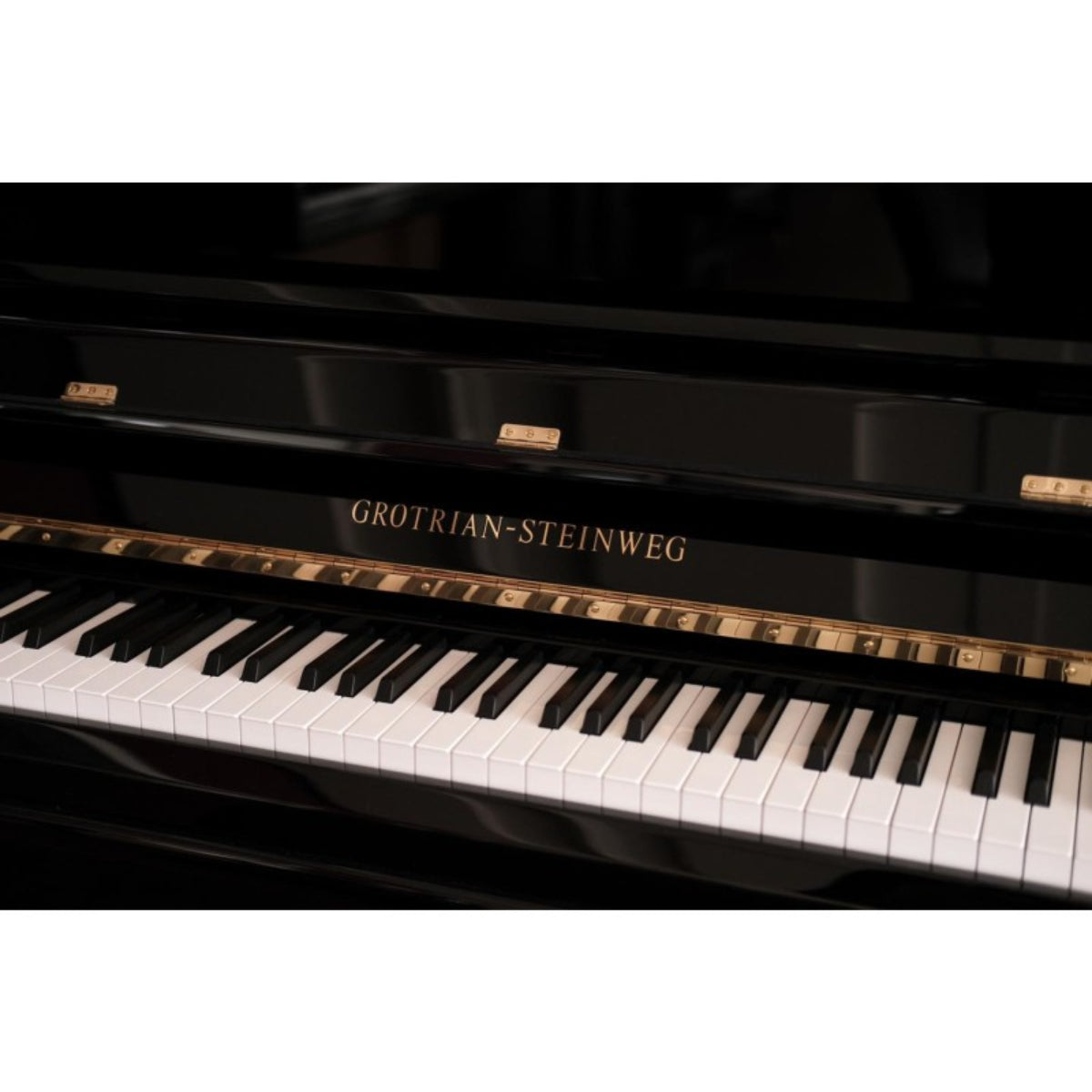 Đàn Piano Cơ Upright Grotrian G132