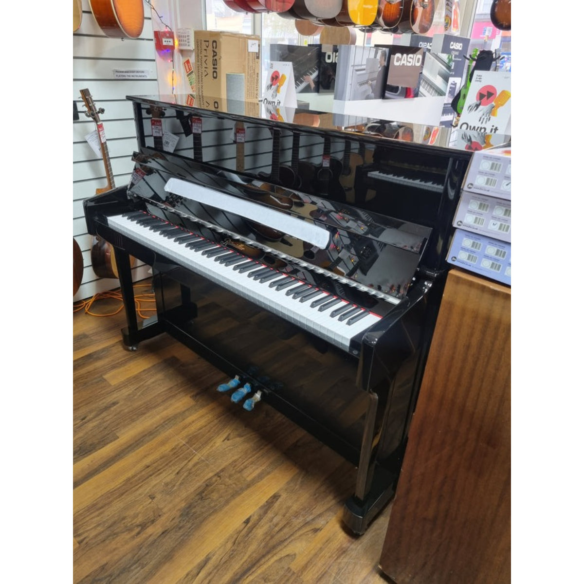 Đàn Piano Cơ Upright Ritmüller EU118S