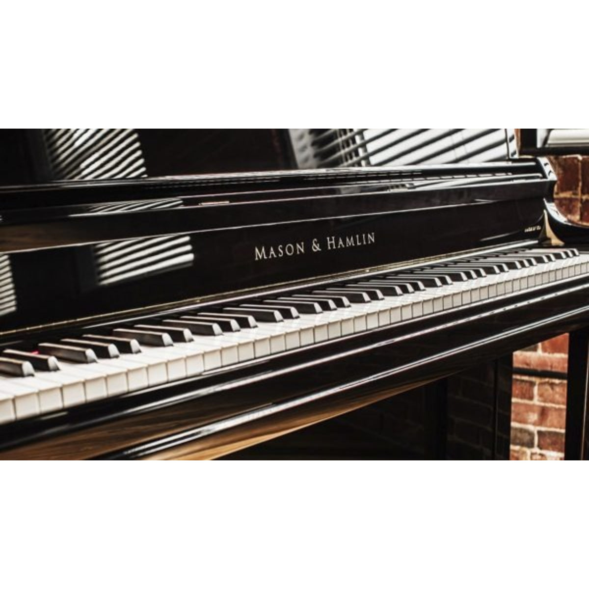 Đàn Piano Cơ Uprright Mason & Hamlin MHA123U