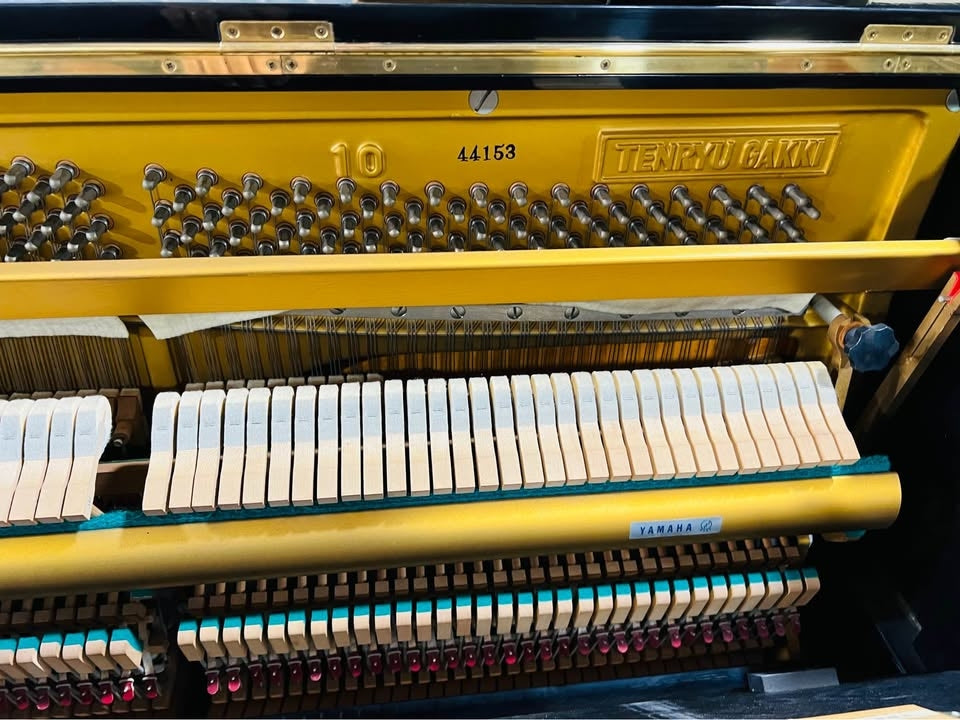 Đàn Piano Cơ Upright Eterna E10D