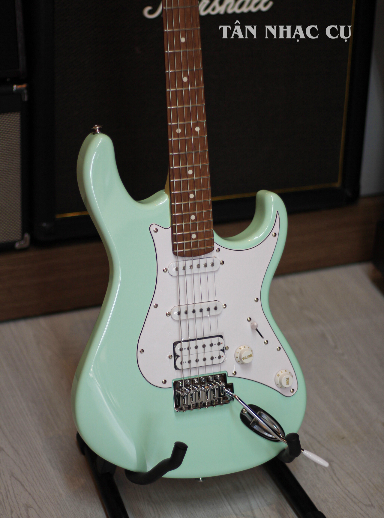 Đàn Guitar Điện Cort G110, Green