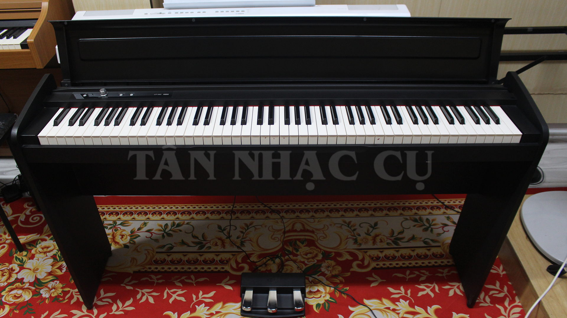 Korg LP180
