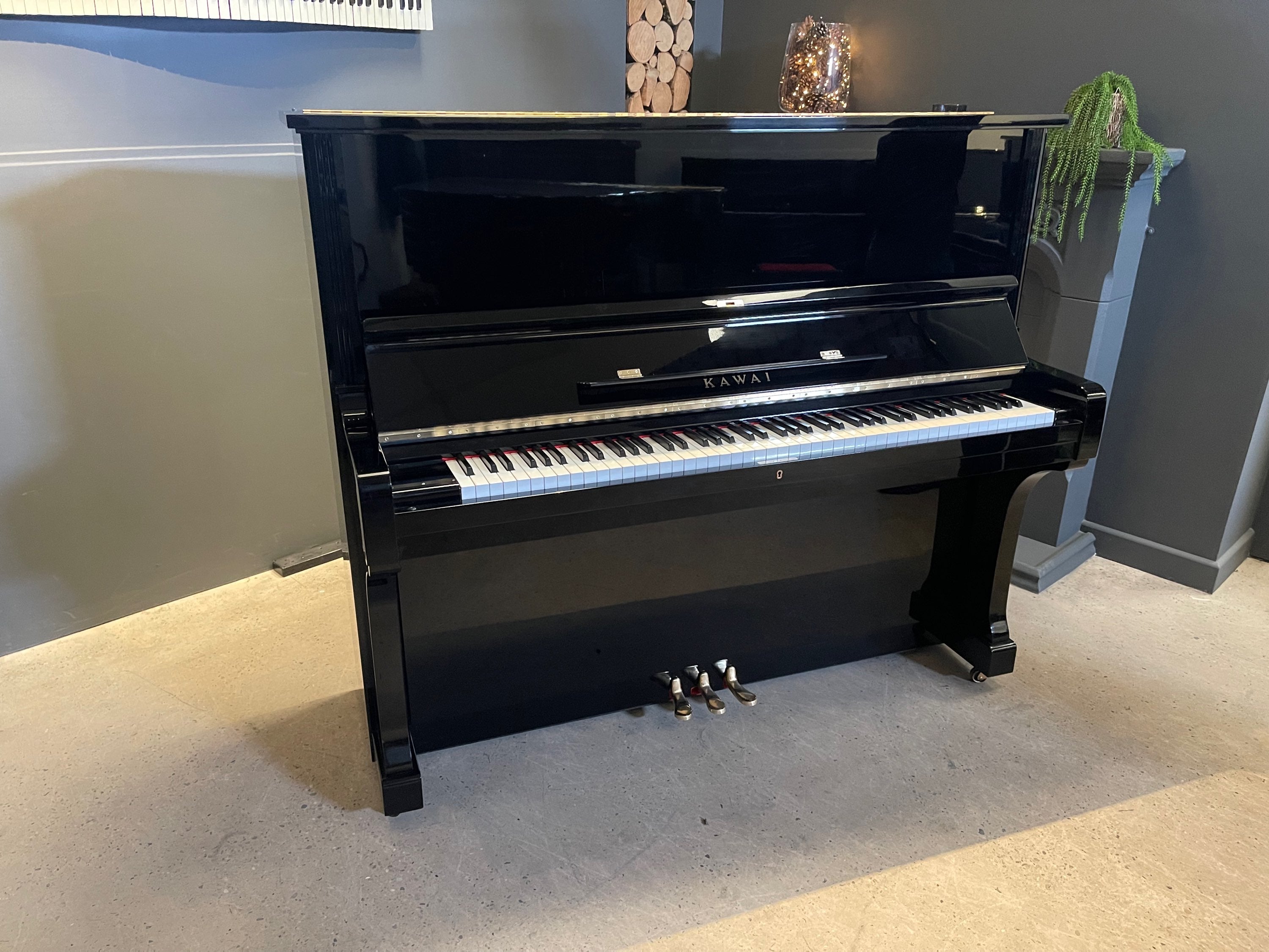 Đàn Piano Cơ Upright Kawai BL61