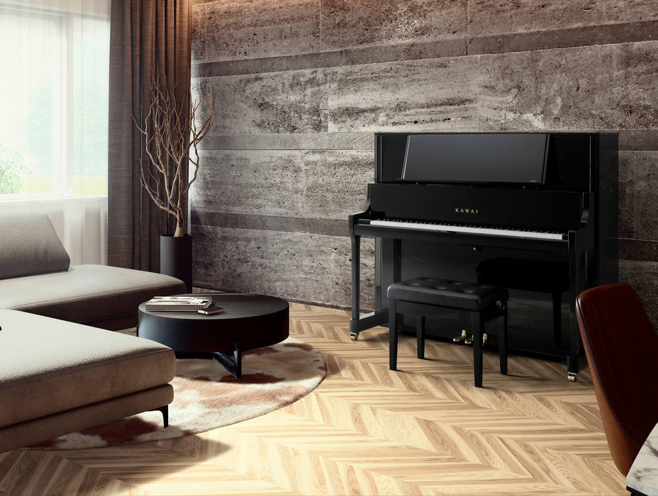 Toàn cảnh đàn piano KAWAI K700 mở nắp, màu đen bóng polished ebony tại phòng khách, chụp từ xa