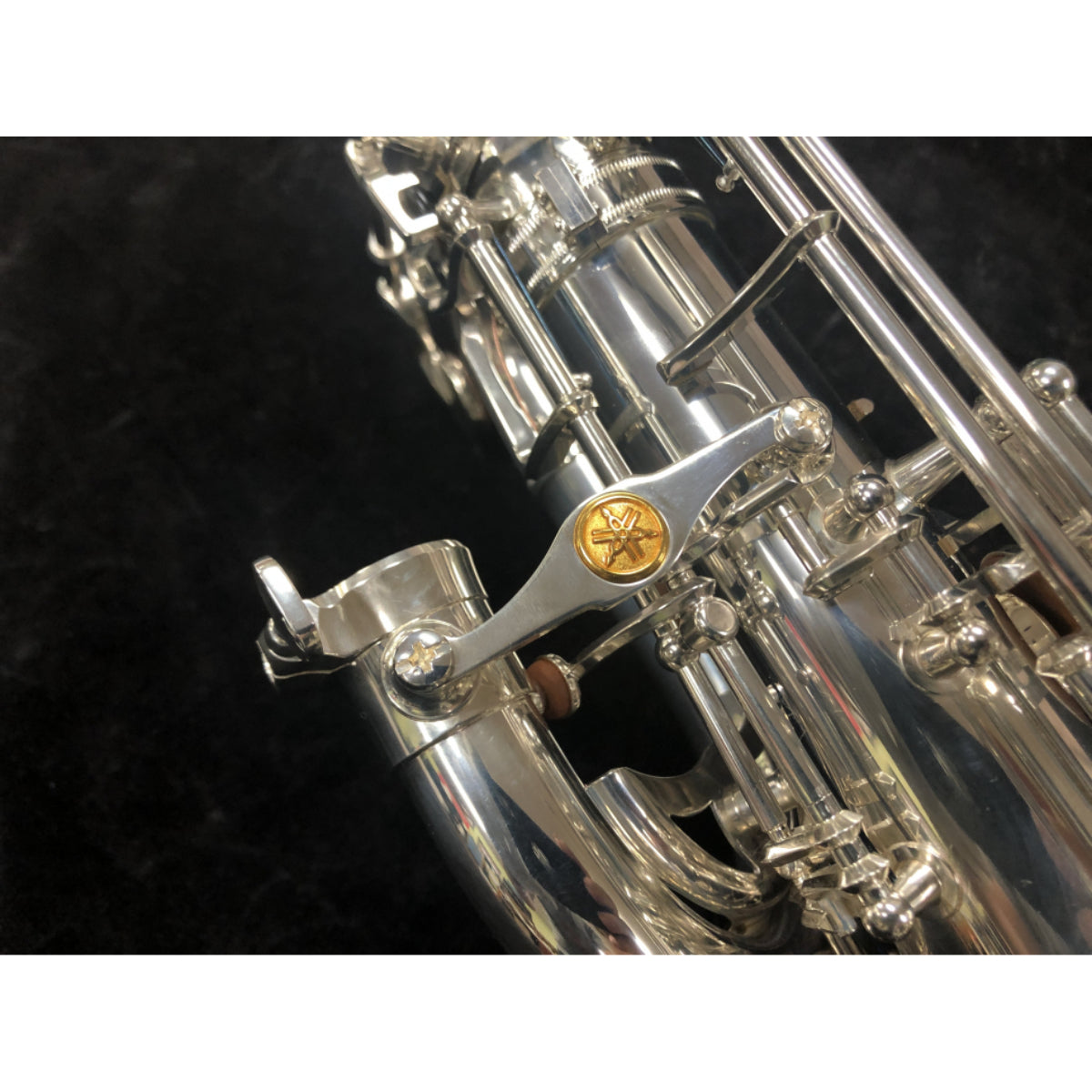 Kèn Saxophone Baritone Yamaha YBS-82, Silver Lacquer