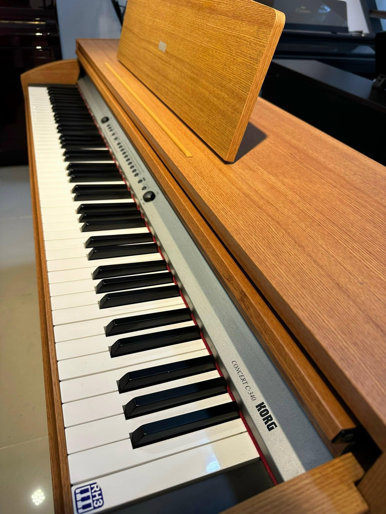 Đàn Piano Điện Korg C340