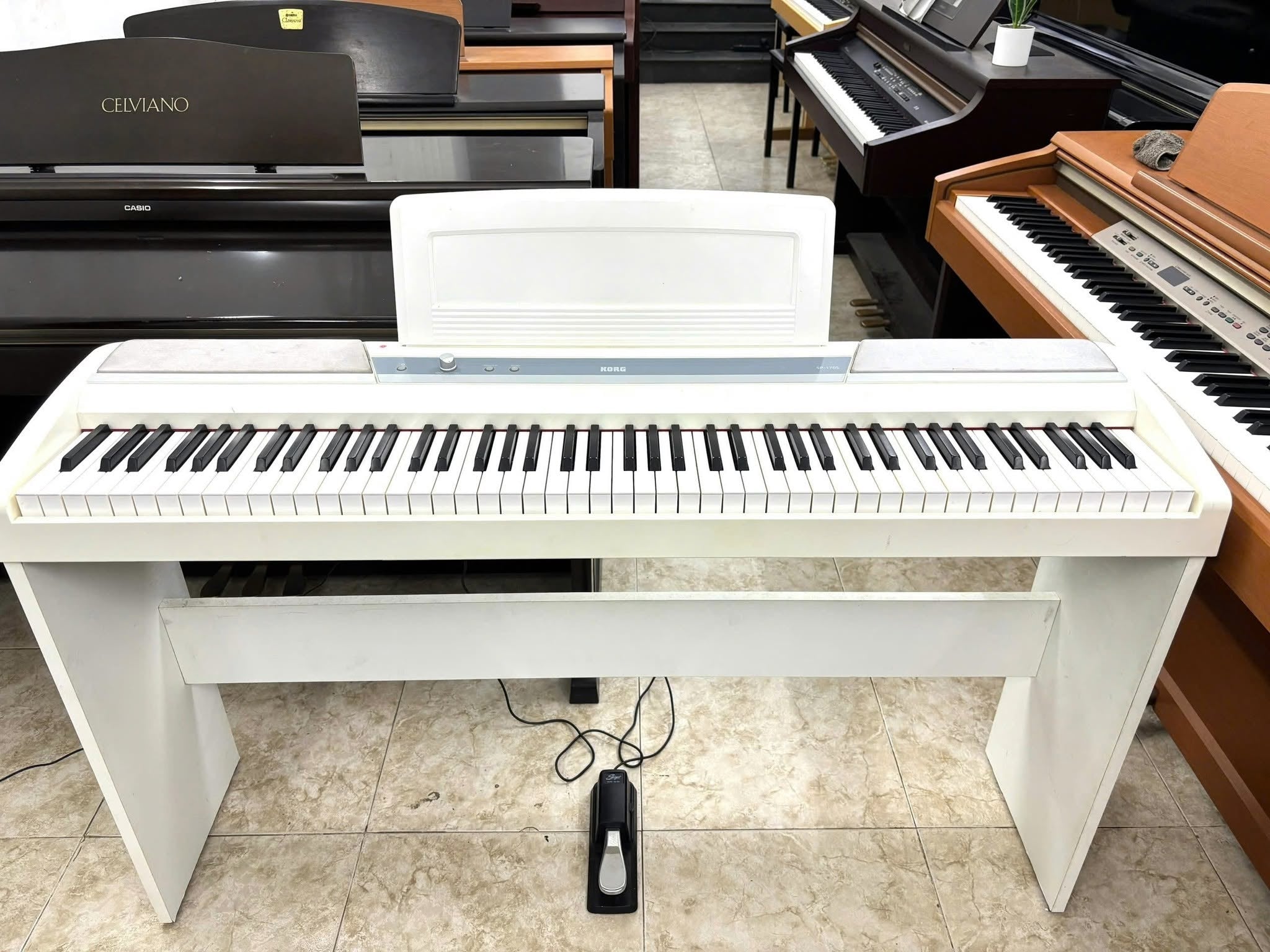 Đàn Piano Điện Korg SP170