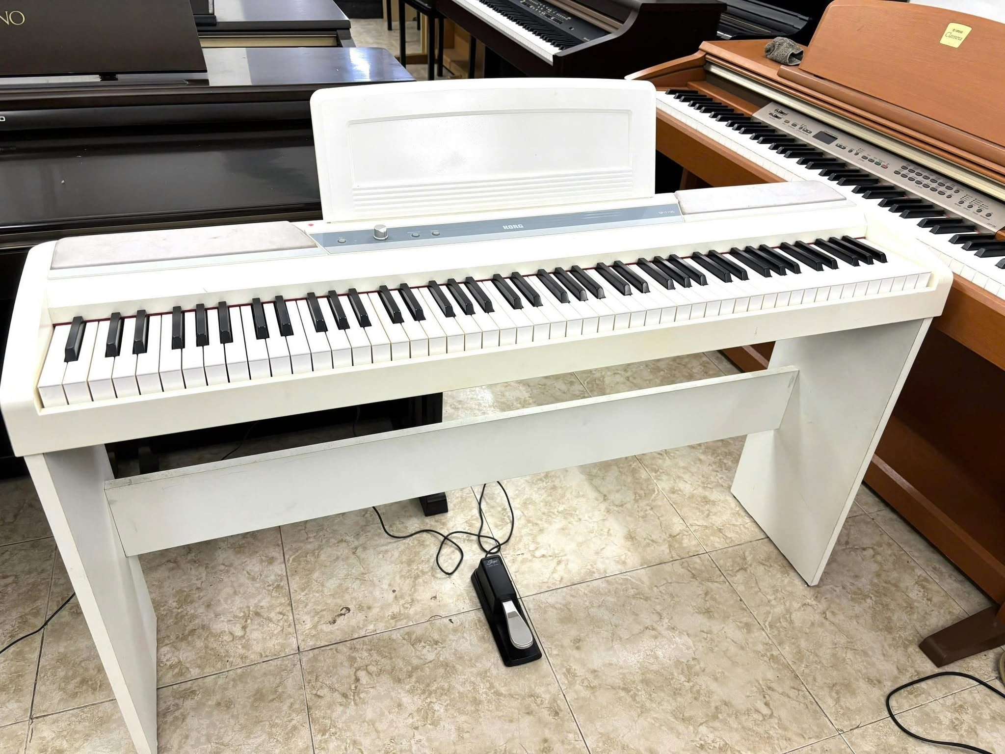 Đàn Piano Điện Korg SP170