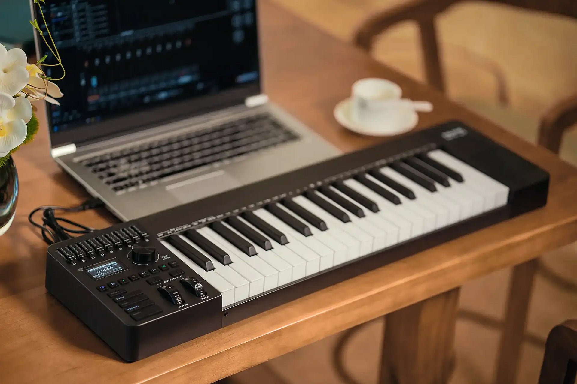 MIDI Keyboard Controller Nux NTK37, Black