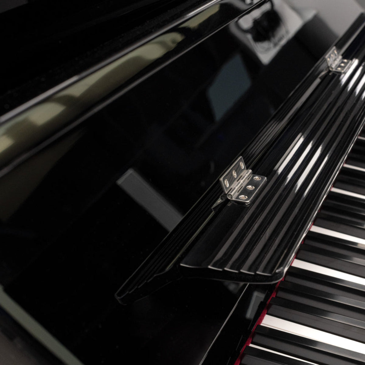 Đàn Piano Cơ Upright Yamaha P121, Polished Ebony
