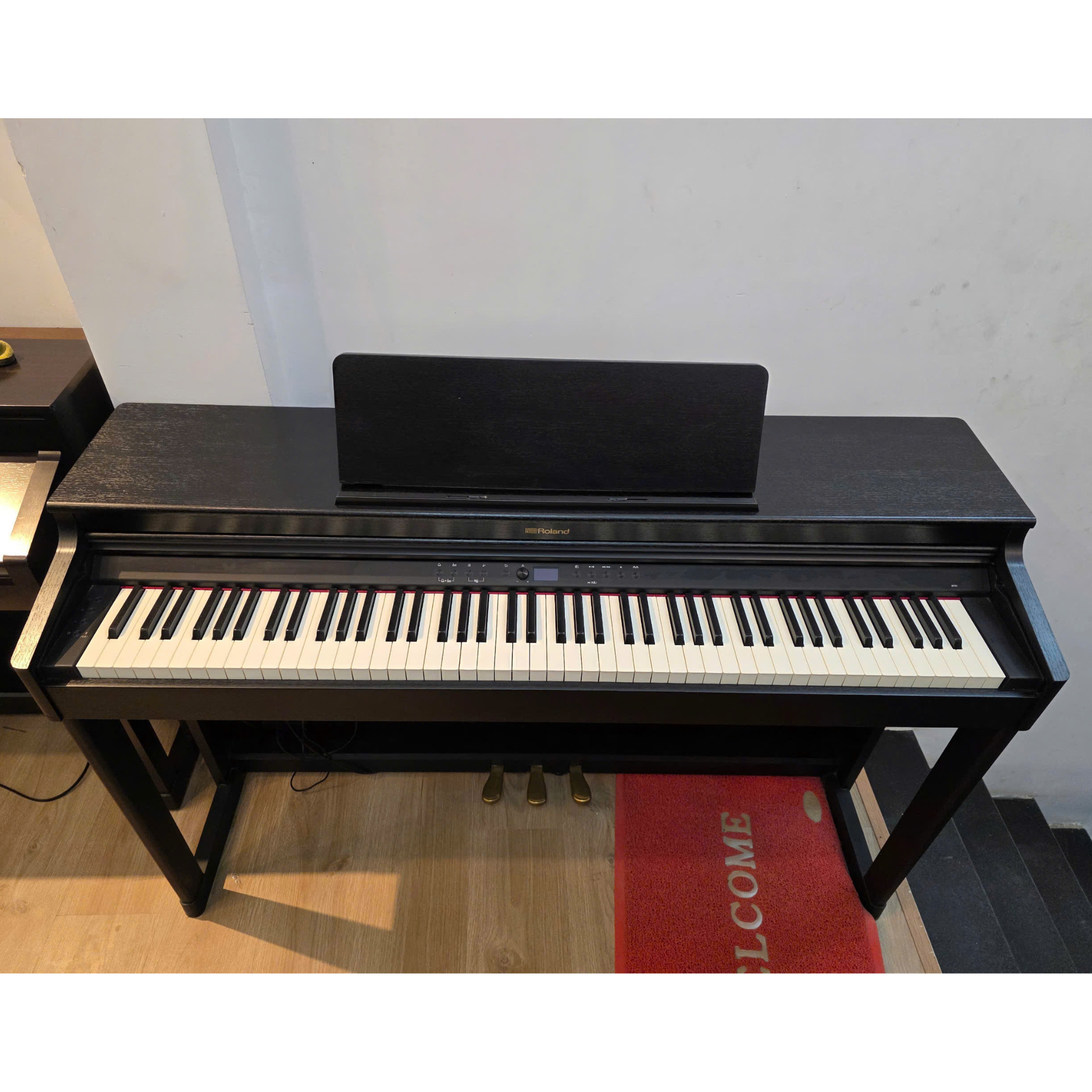 Đàn Piano Điện Roland RP701, Qua Sử Dụng