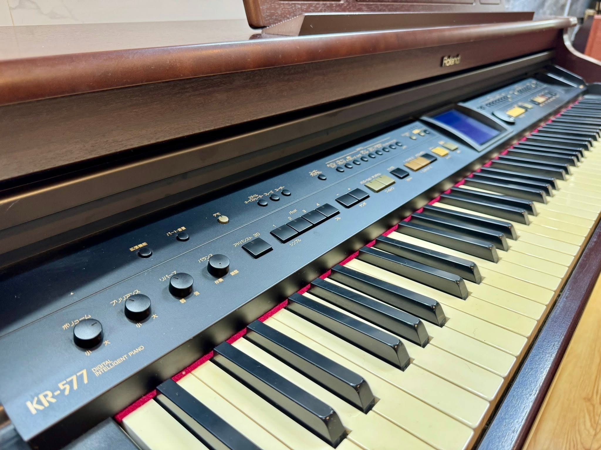 Đàn Piano Điện Roland KR577