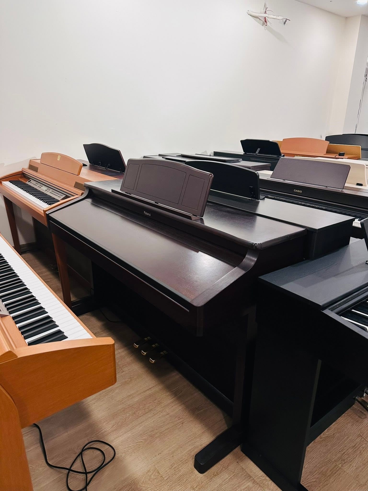 Đàn Piano Điện Roland KR577