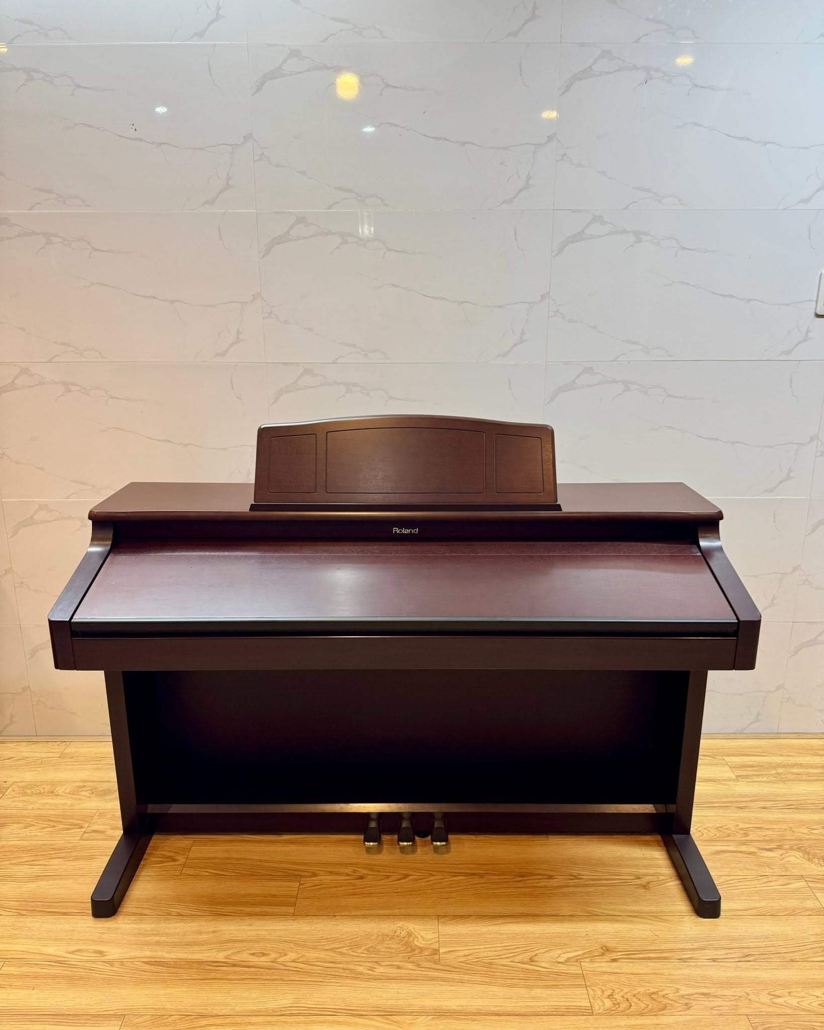 Đàn Piano Điện Roland KR577