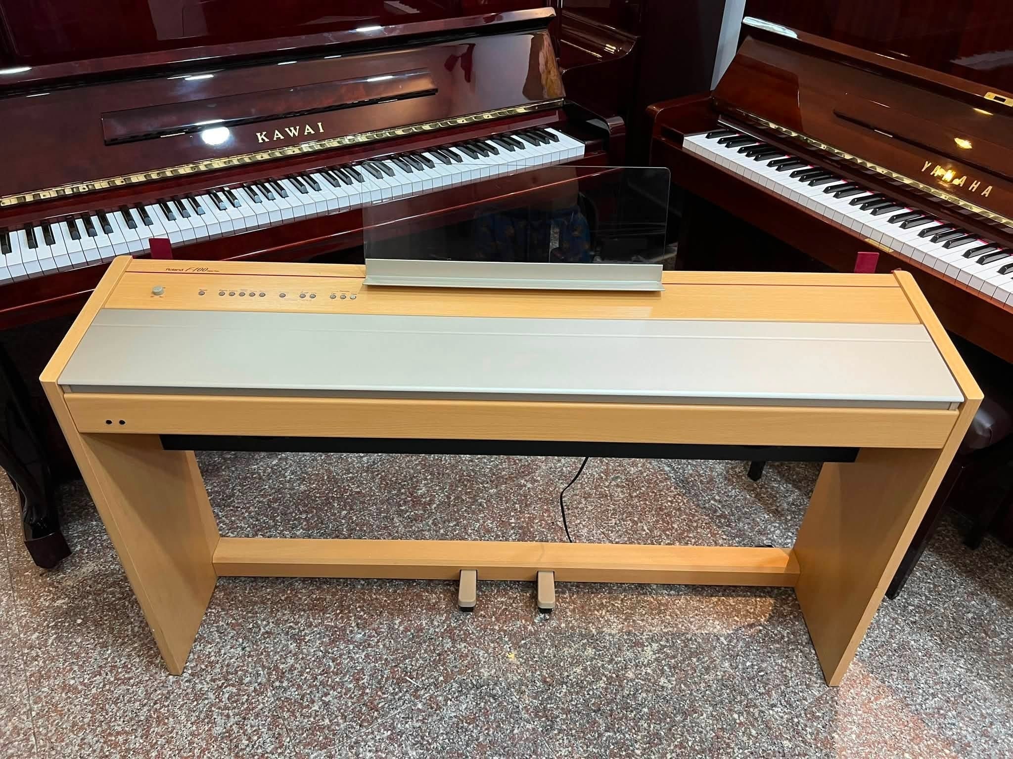 Đàn Piano Điện Roland F100
