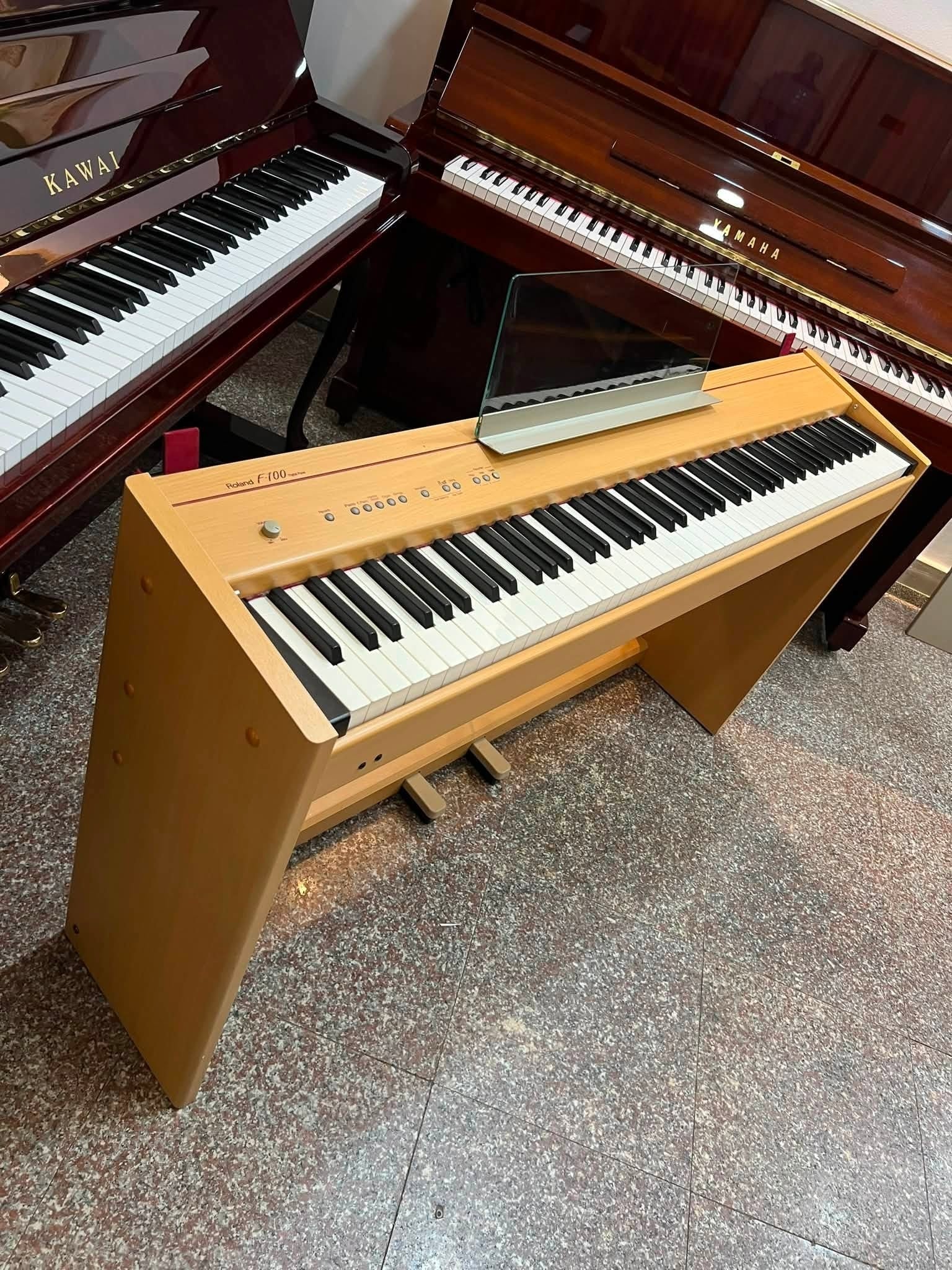 Đàn Piano Điện Roland F100