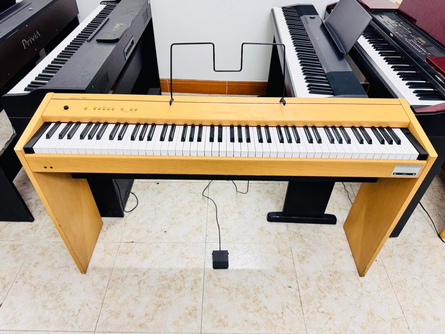 Đàn Piano Điện Roland F90