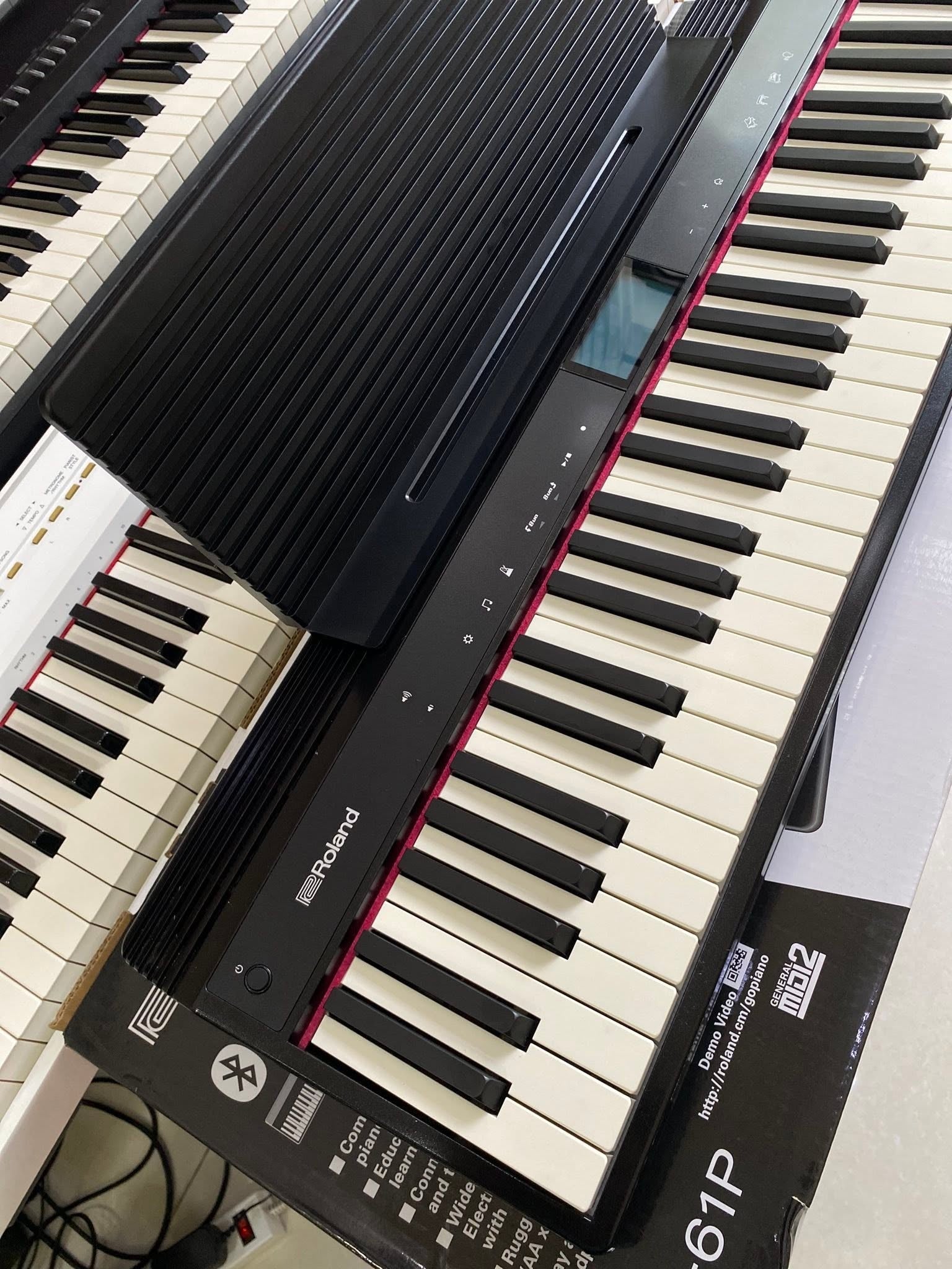 Đàn Piano Điện Roland GO:61
