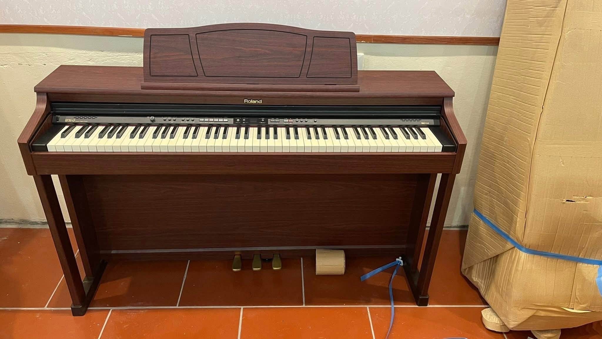 Đàn Piano Điện Roland HP205GP