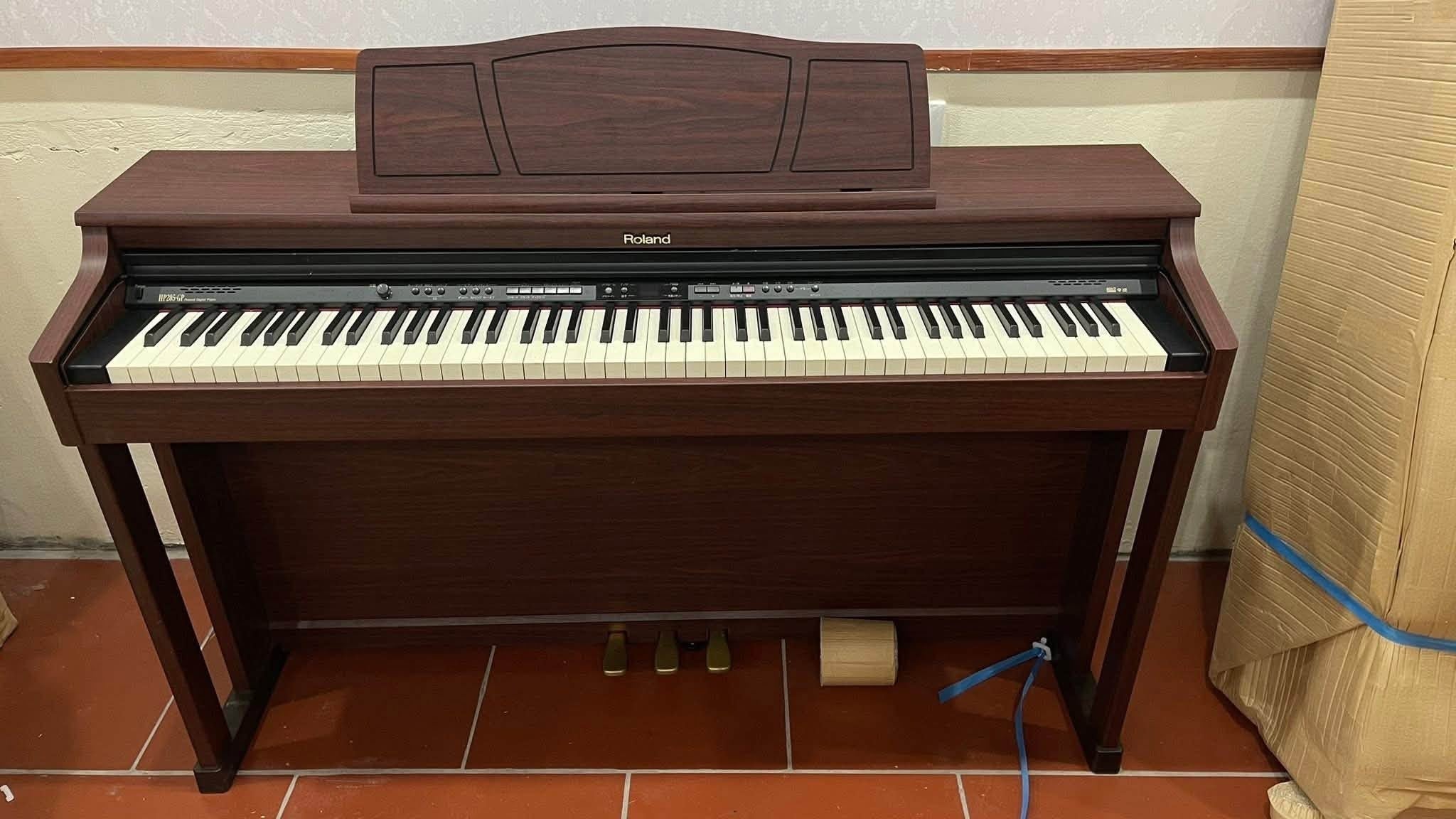Đàn Piano Điện Roland HP205GP
