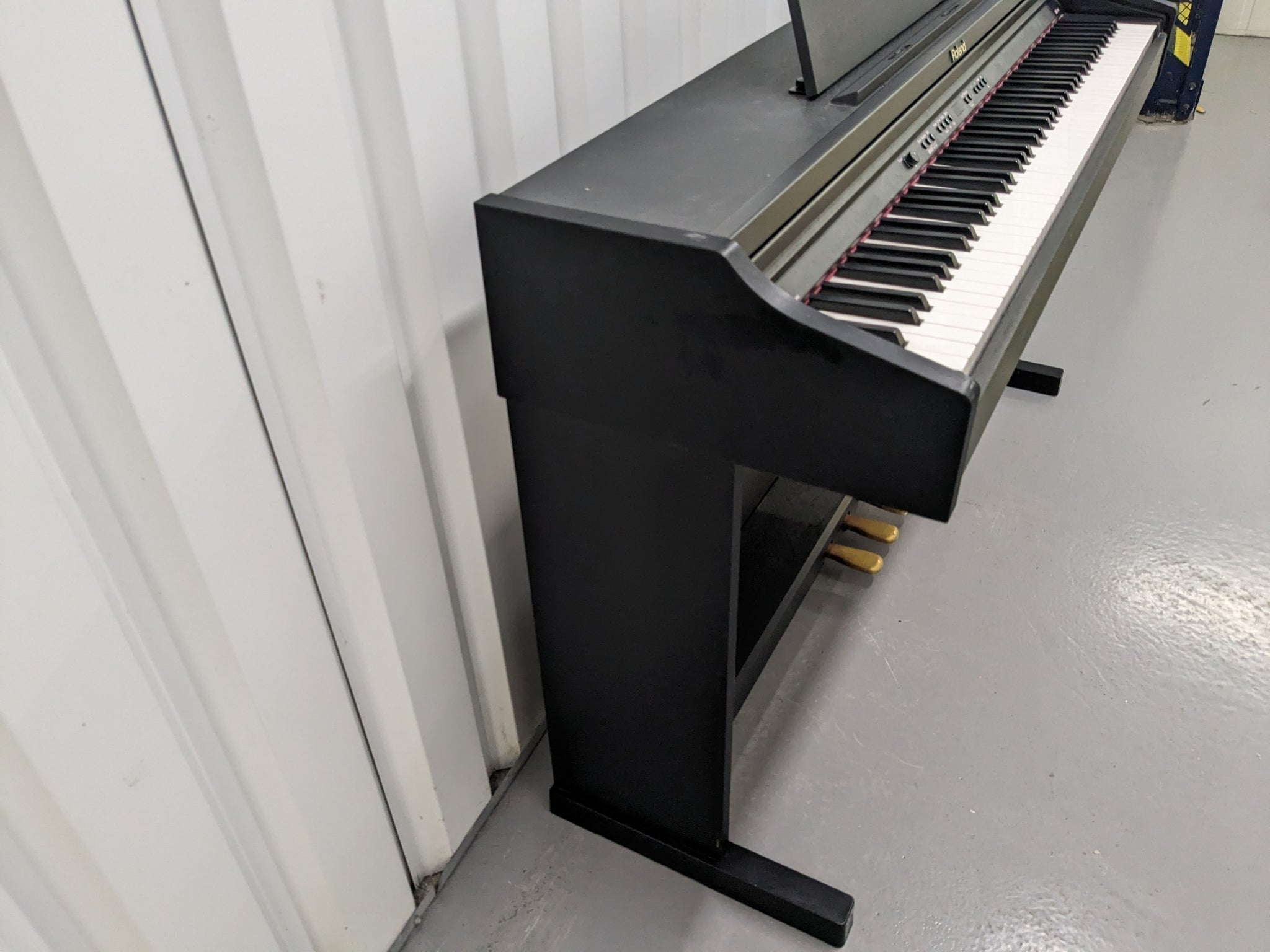 Đàn Piano Điện Roland RP201