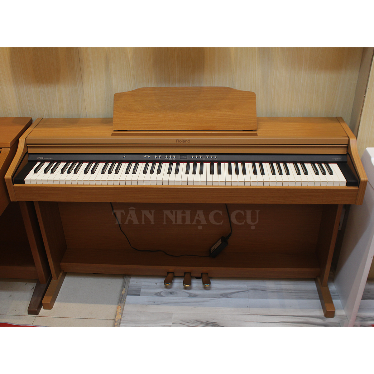 Đàn Piano Điện Roland RP401R