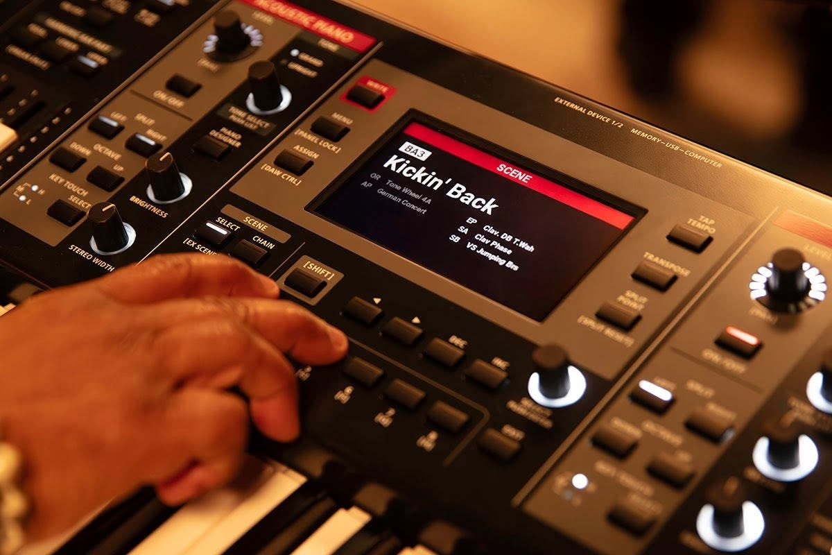 Đàn Piano Điện Roland V-Stage 88