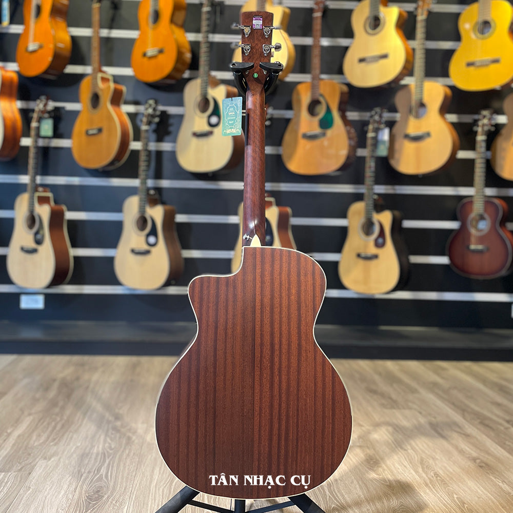 Đàn Guitar Saga SF700GC Acoustic