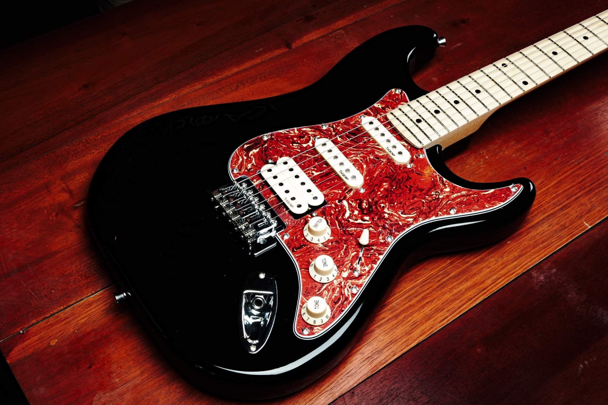 Đàn Guitar Điện Sqoe SEST250