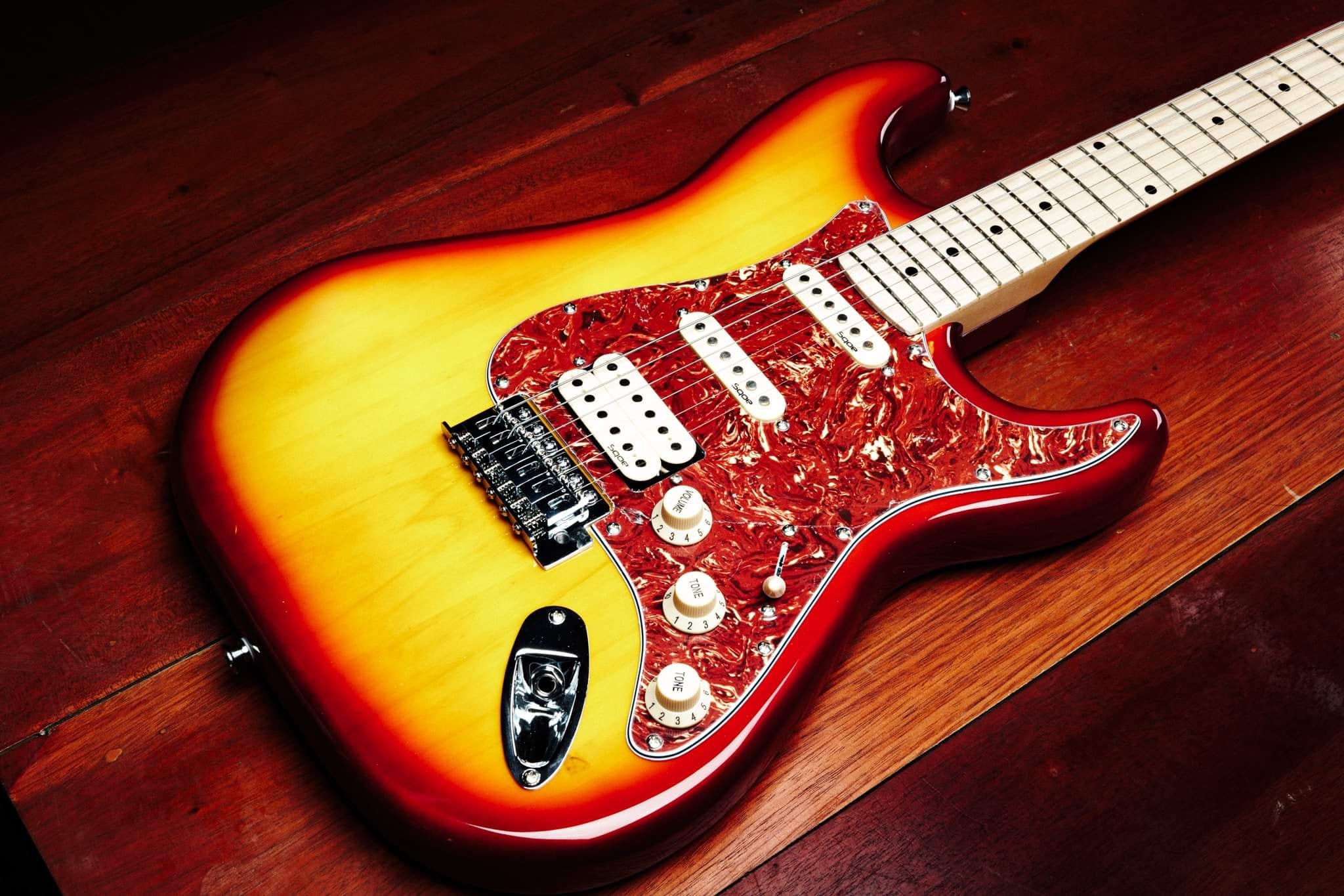 Đàn Guitar Điện Sqoe SEST250