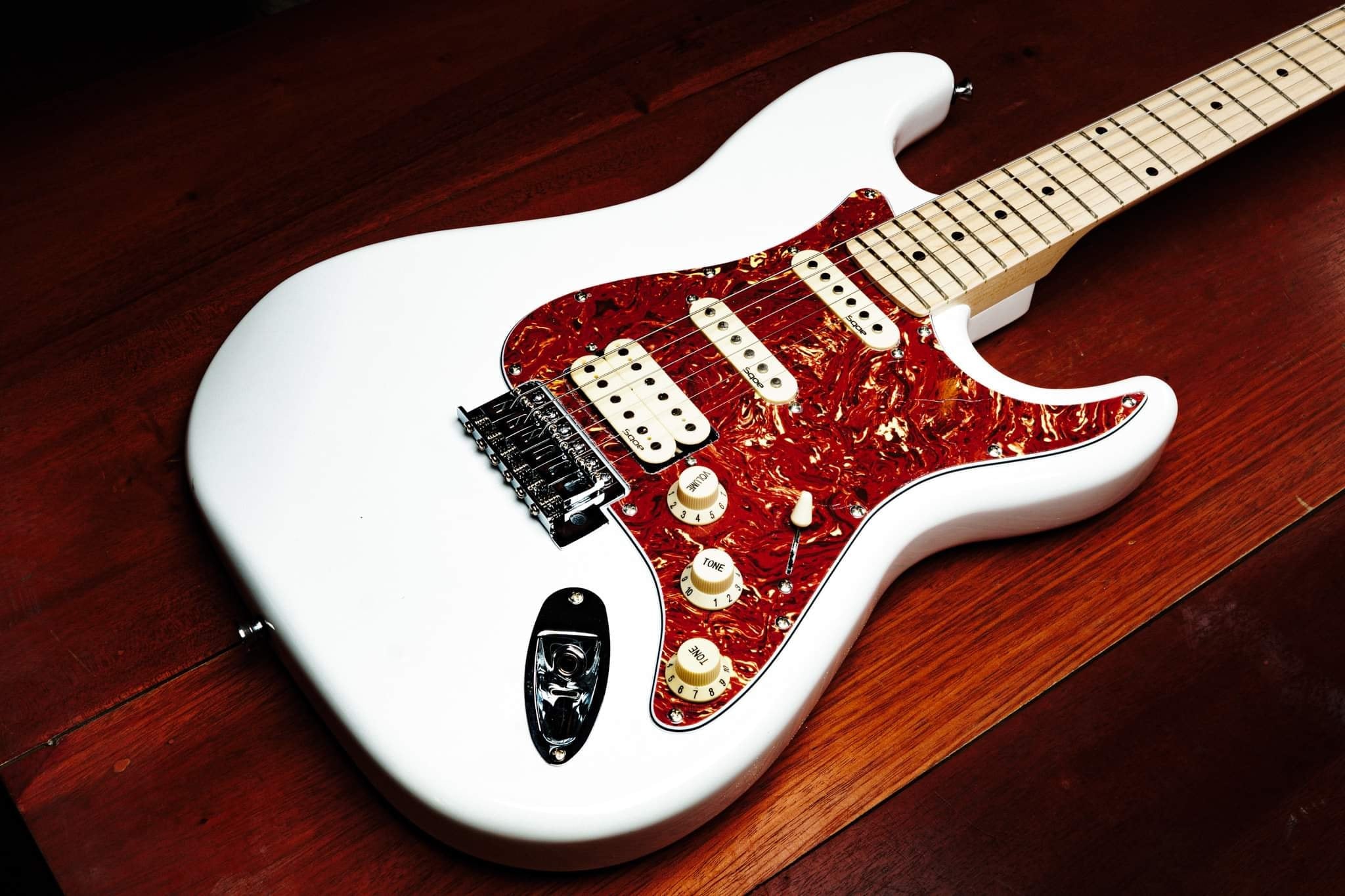 Đàn Guitar Điện Sqoe SEST250