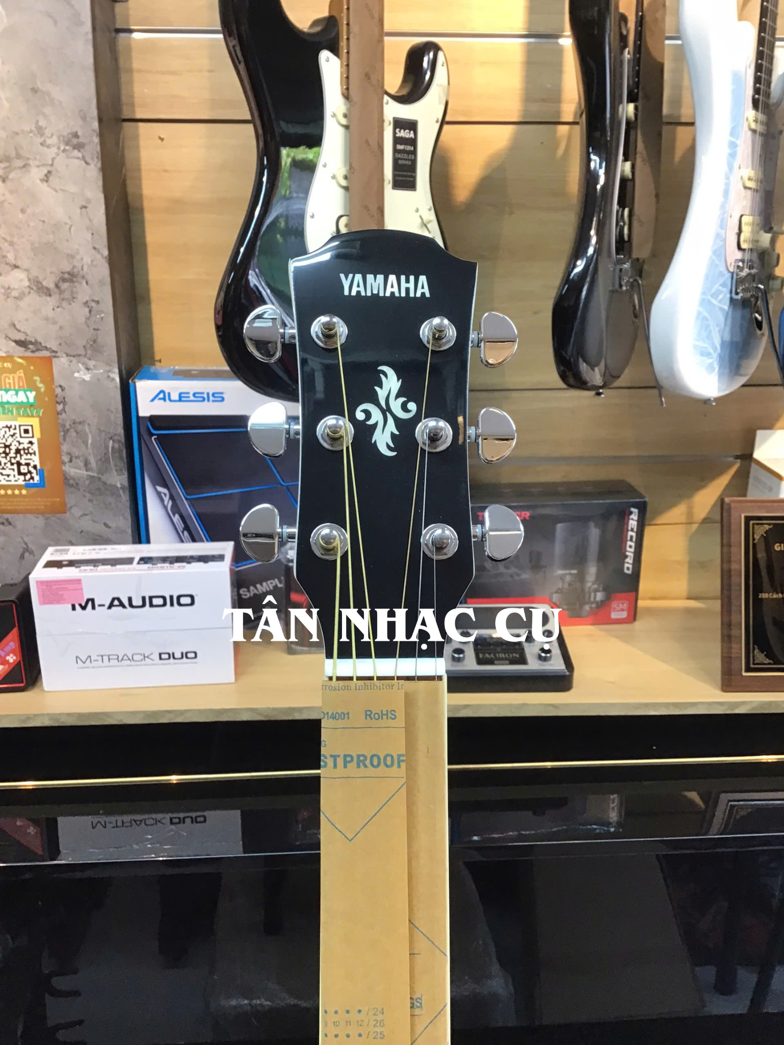 Yamaha APX600