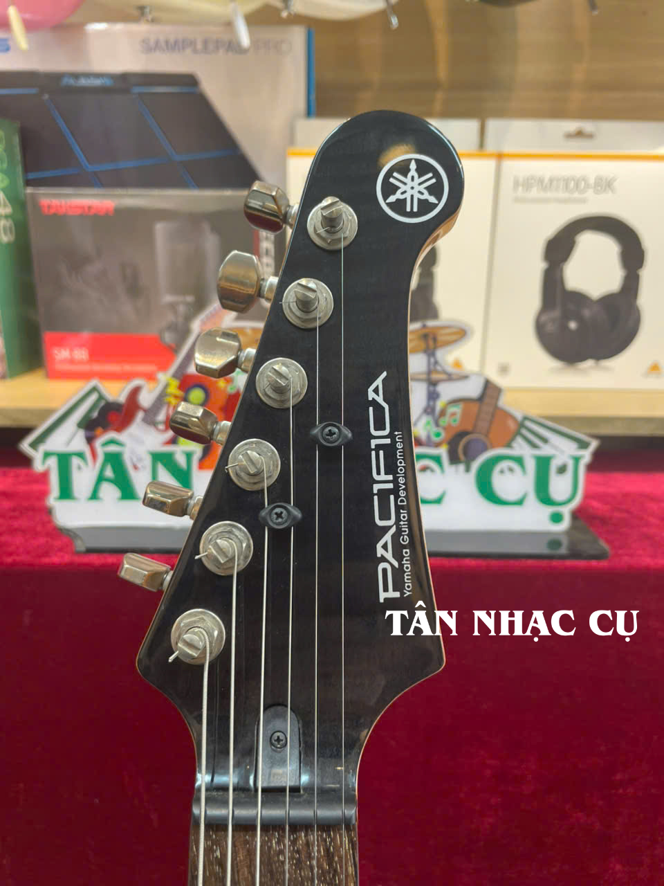 Đàn Guitar Điện Yamaha PAC611H