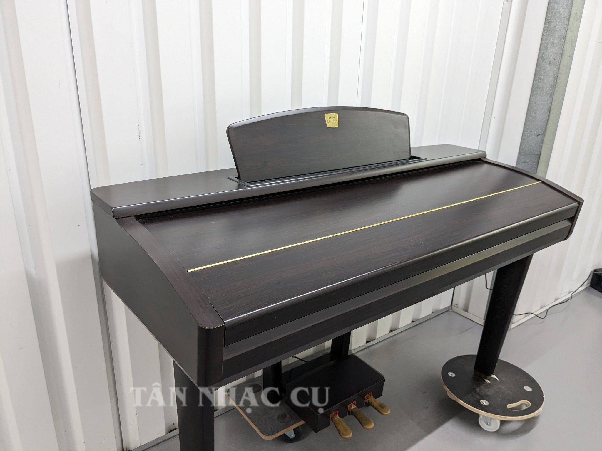 YAMAHA CVP-307 DIGITAL PIANO