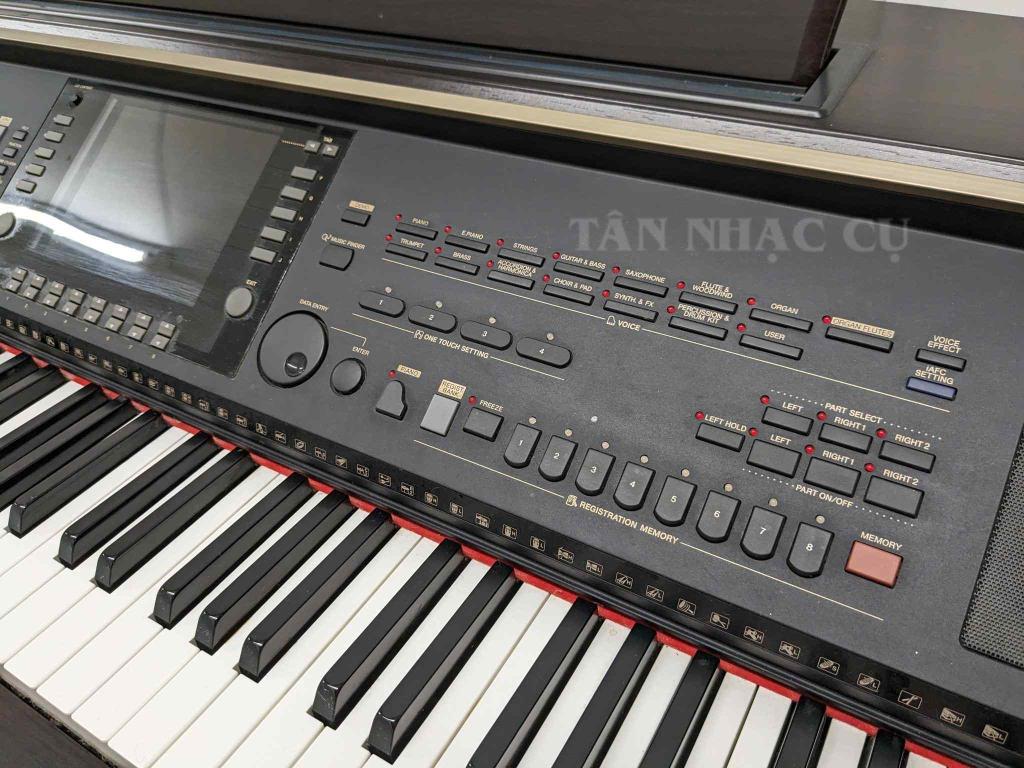 YAMAHA CVP-307 DIGITAL PIANO