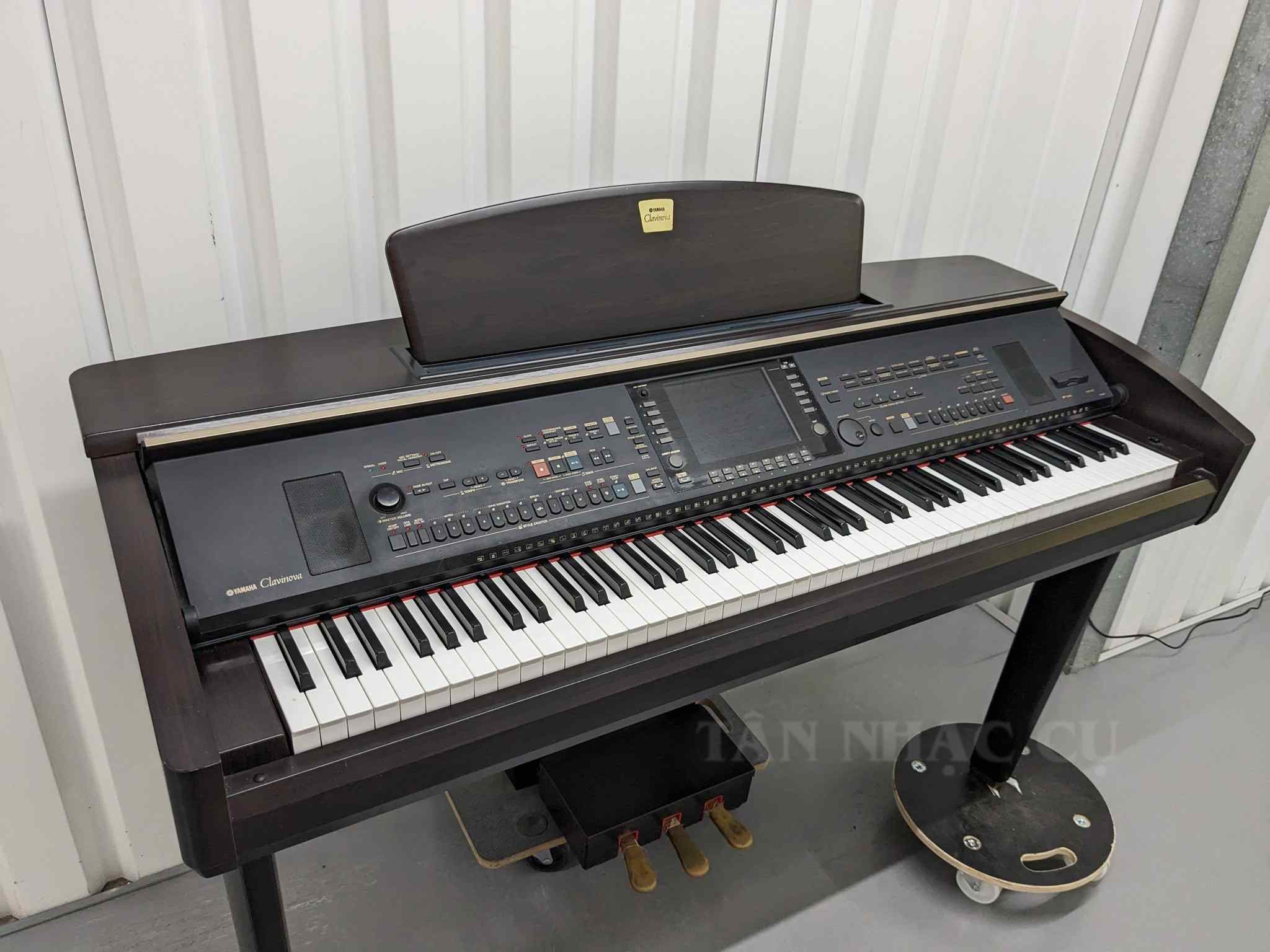 YAMAHA CVP-307 DIGITAL PIANO