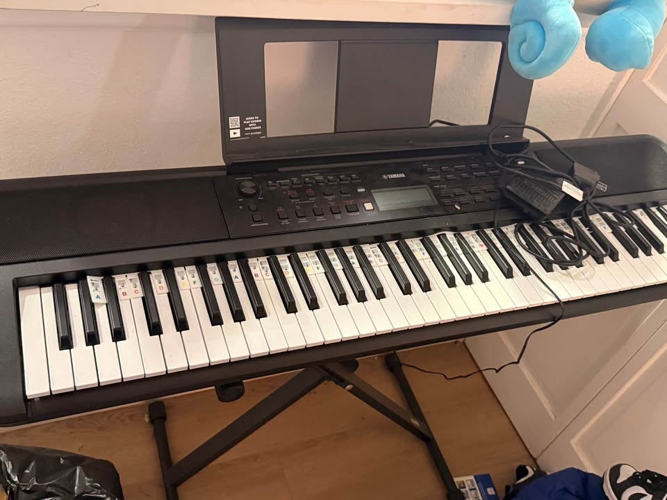 Đàn Organ Yamaha PSR EW320