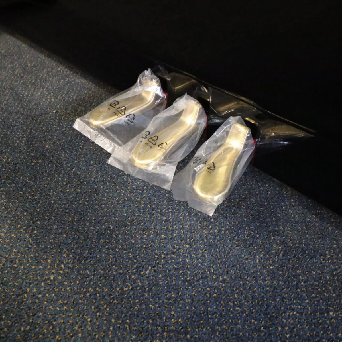 Đàn Piano Cơ Upright Yamaha P121, Polished Ebony