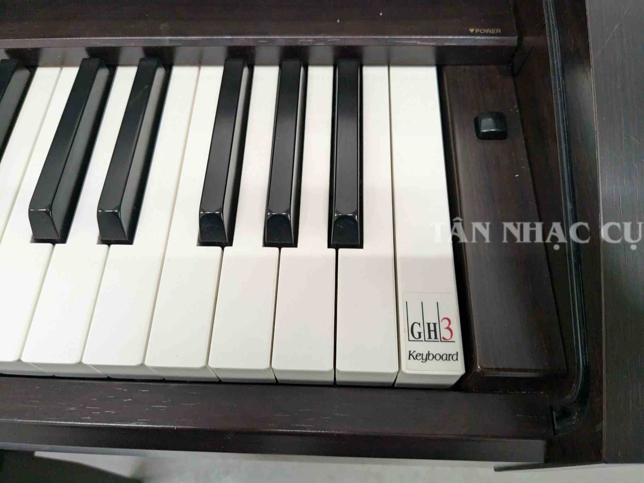 Yamaha CLP230 Piano