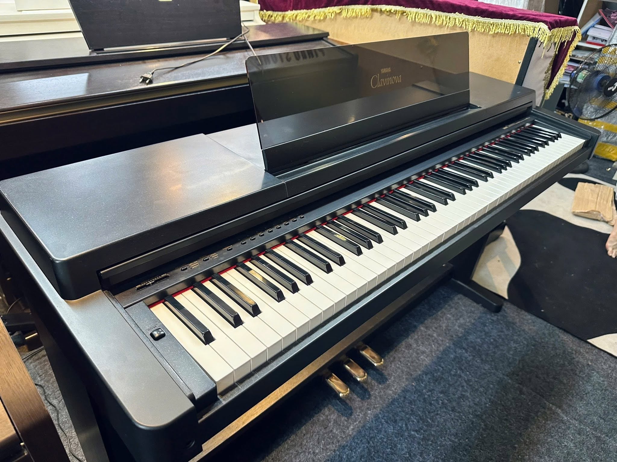 Đàn Piano Điện Yamaha CLP570