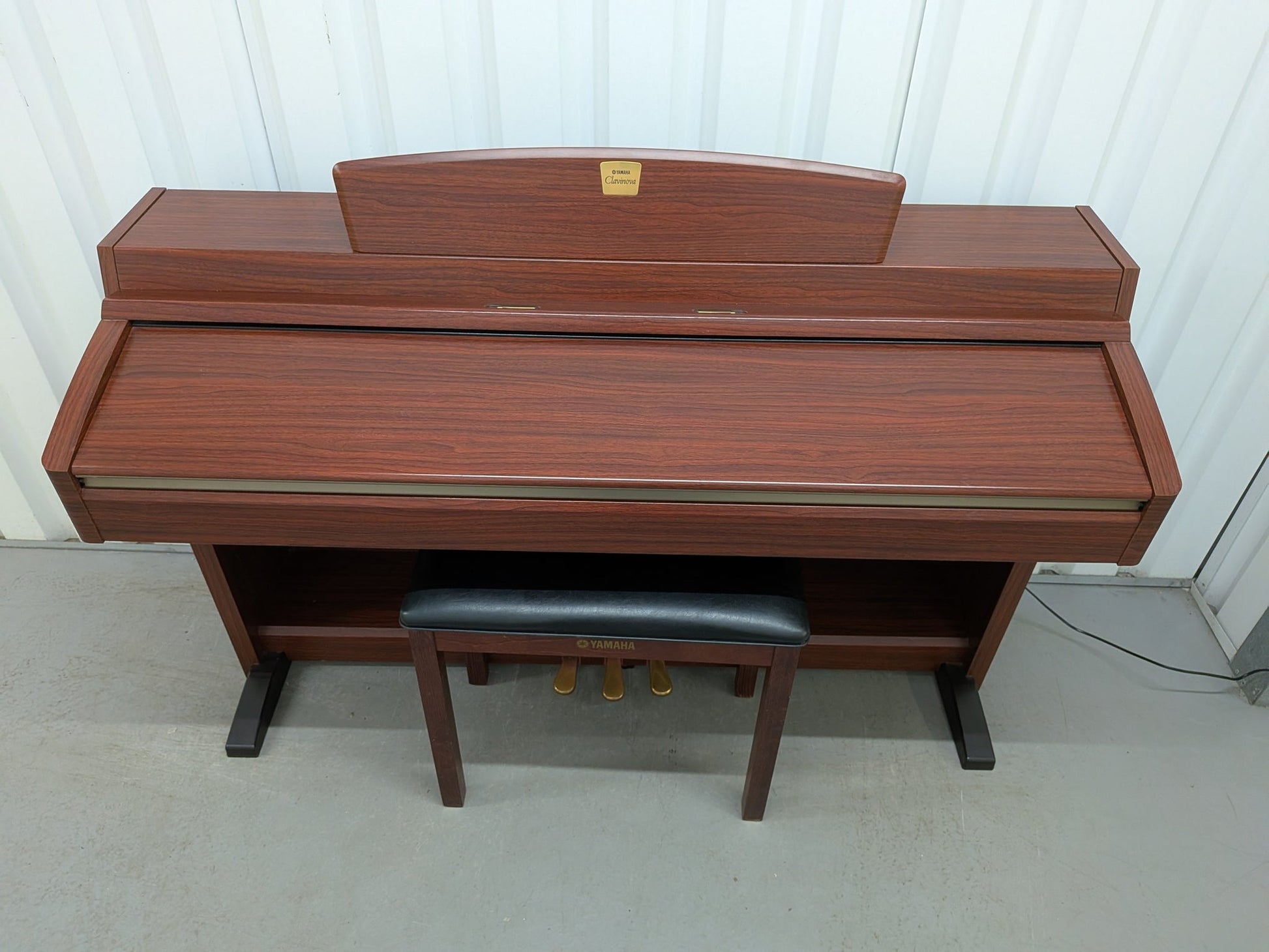 Yamaha Clavinova CLP-240 Mahogany