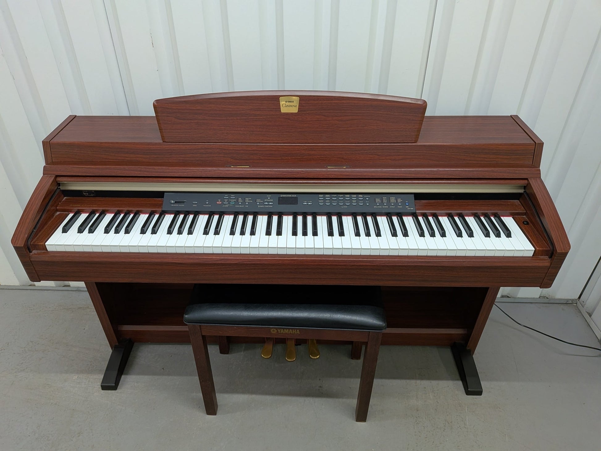 Yamaha Clavinova CLP-240 Mahogany