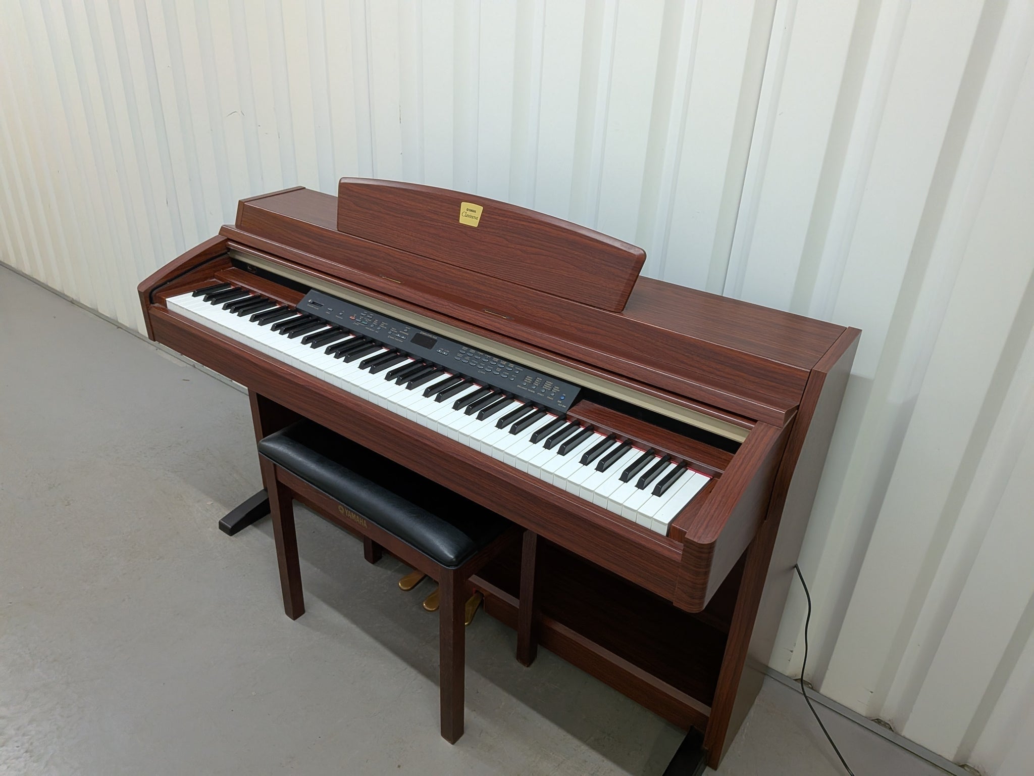 Yamaha Clavinova CLP-240 Mahogany