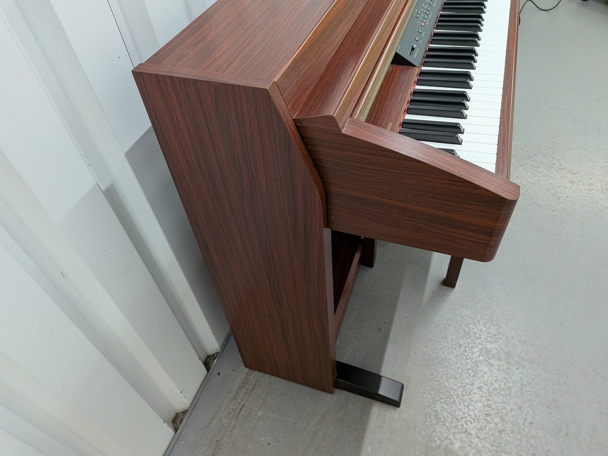 Yamaha Clavinova CLP-240 Mahogany