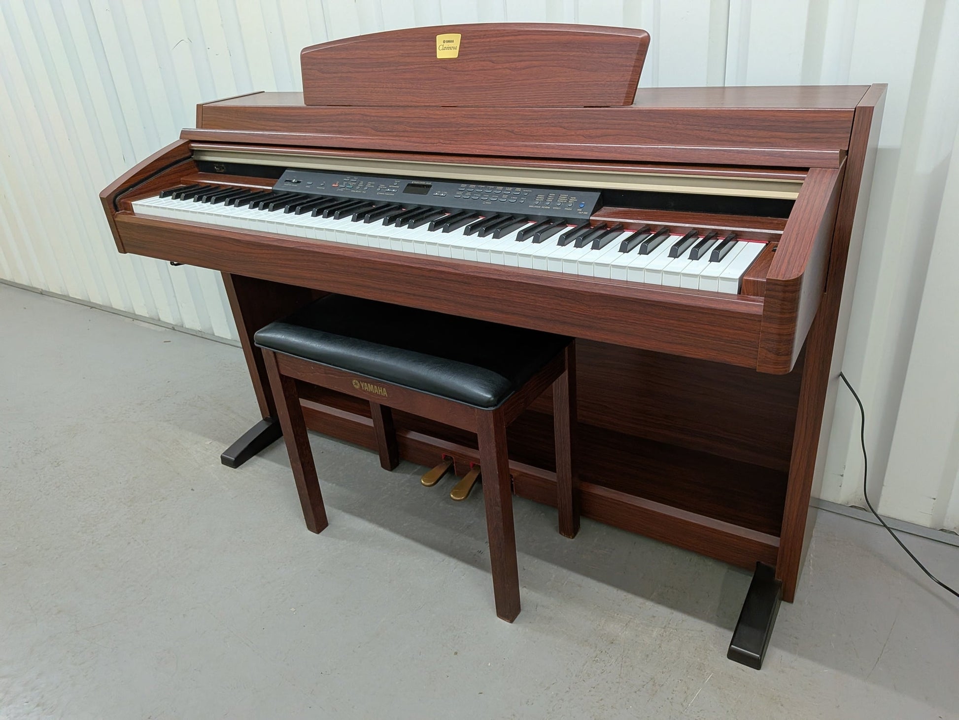 Yamaha Clavinova CLP-240 Mahogany