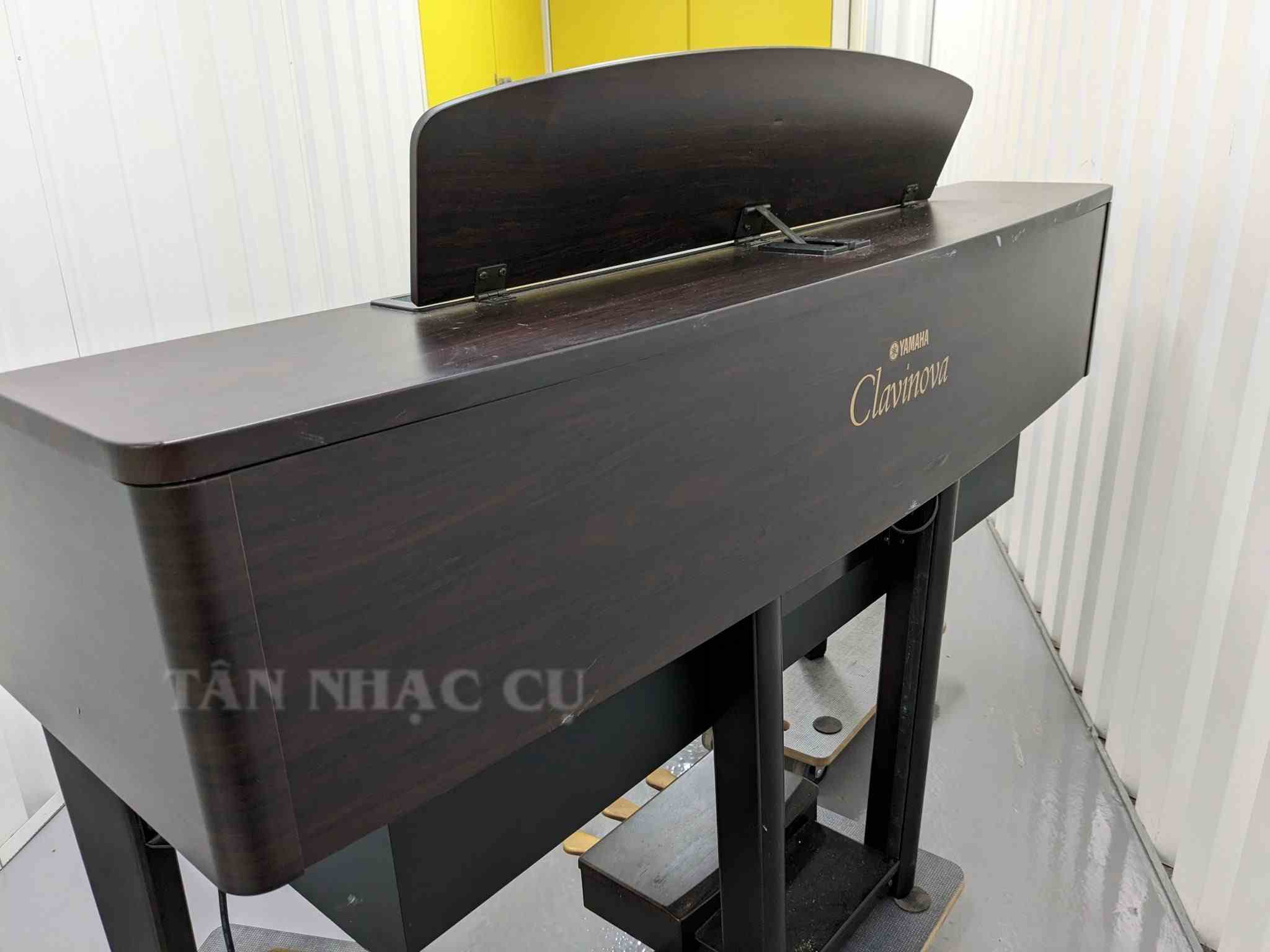 Yamaha CVP207 