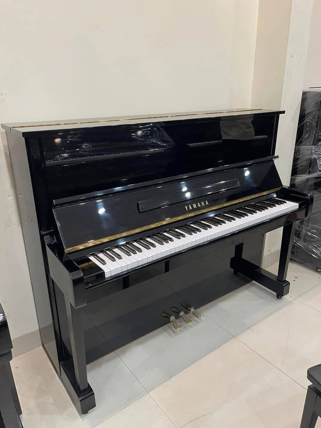 Đàn Piano Cơ Yamaha MC301