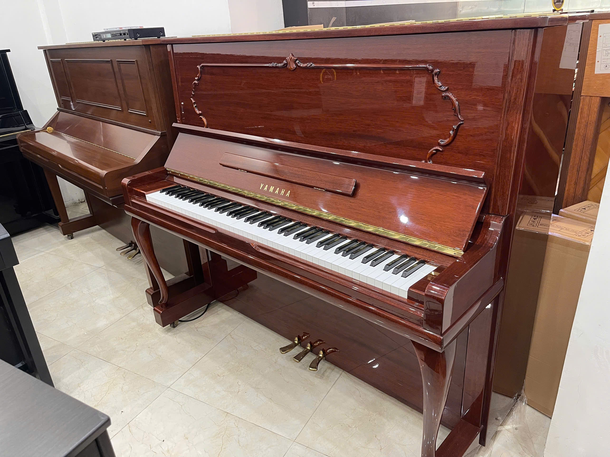 Đàn Piano Cơ Upright Yamaha U300