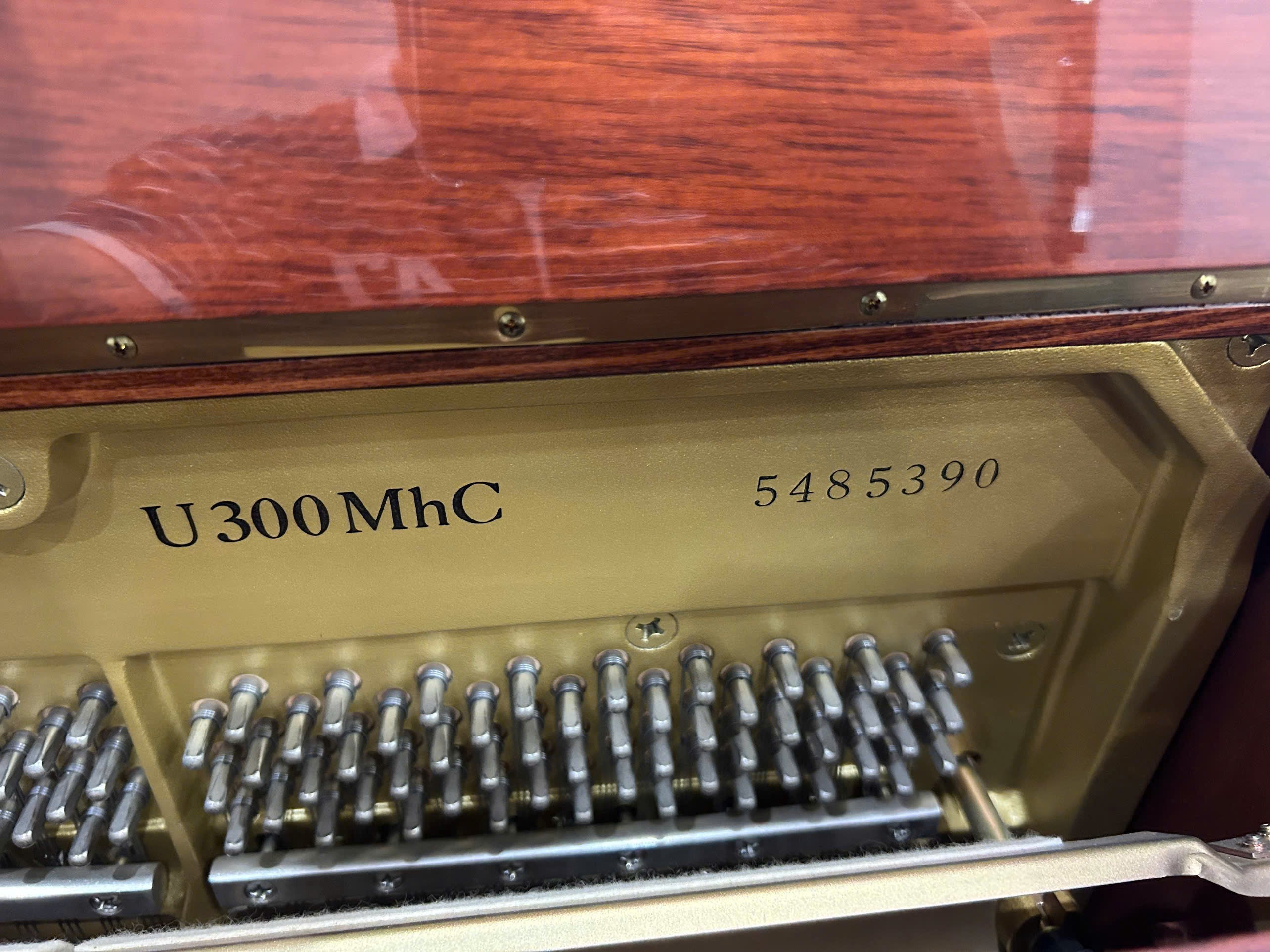 Đàn Piano Cơ Upright Yamaha U300