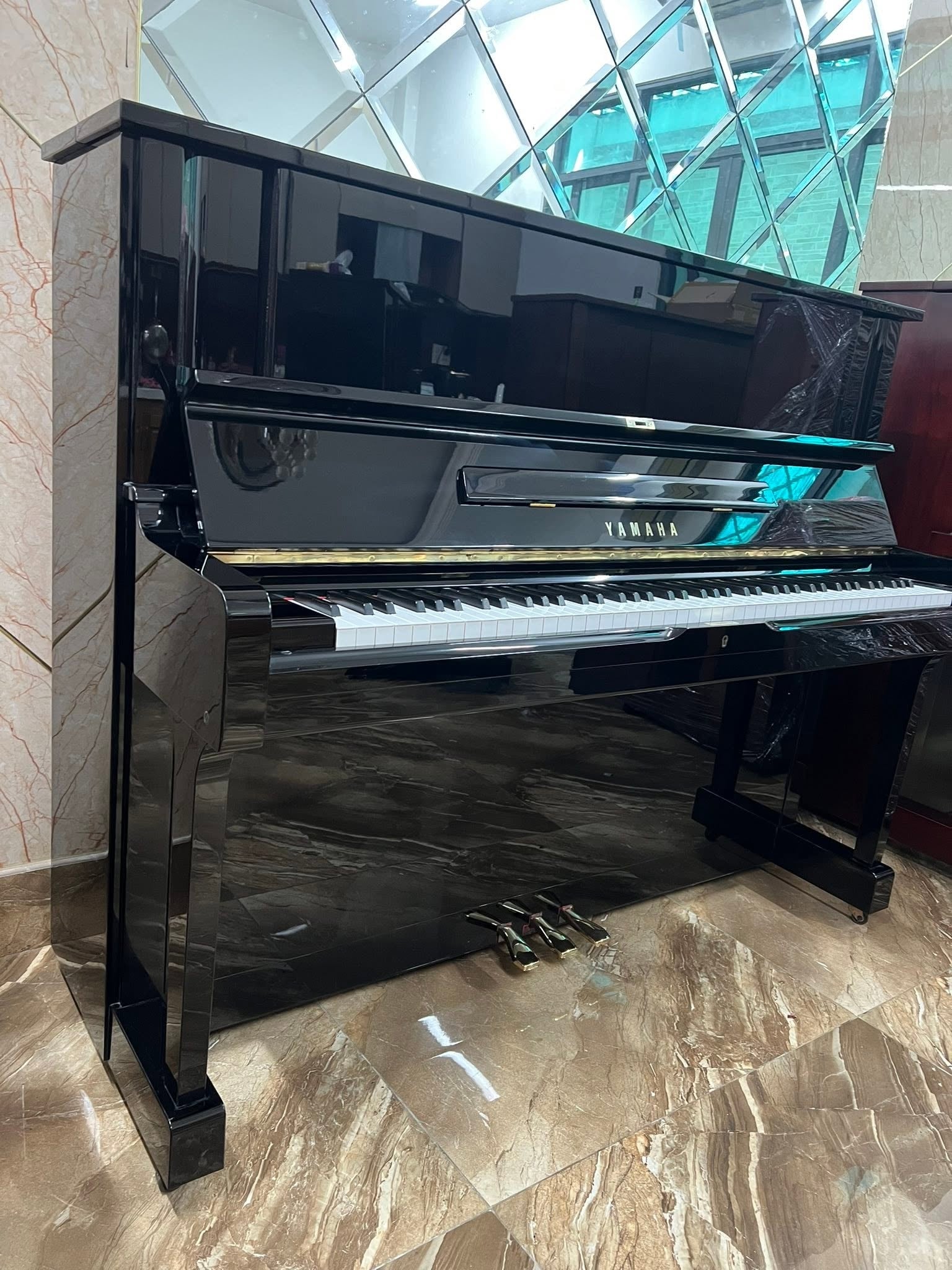 Đàn Piano Cơ Upright Yamaha YUS